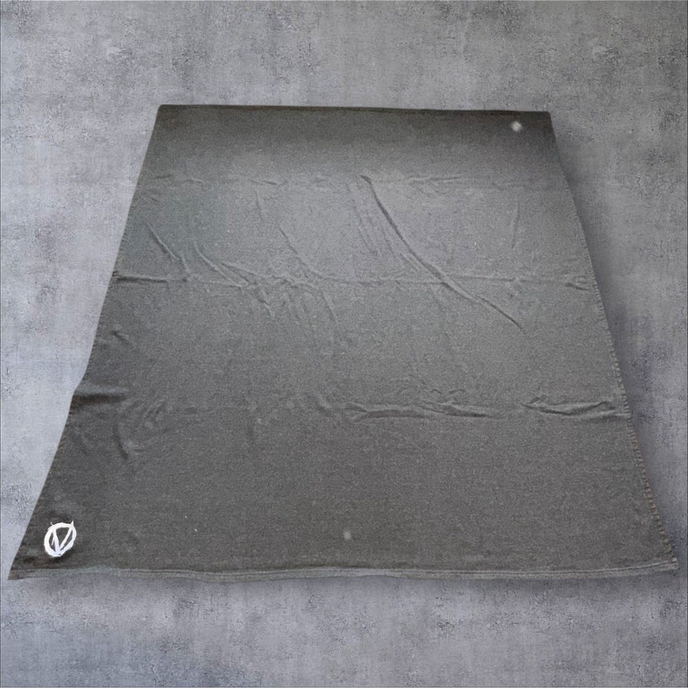 V for Vendetta Logo Throw Blanket – Independent Trading Company –‎ Gray Fleece